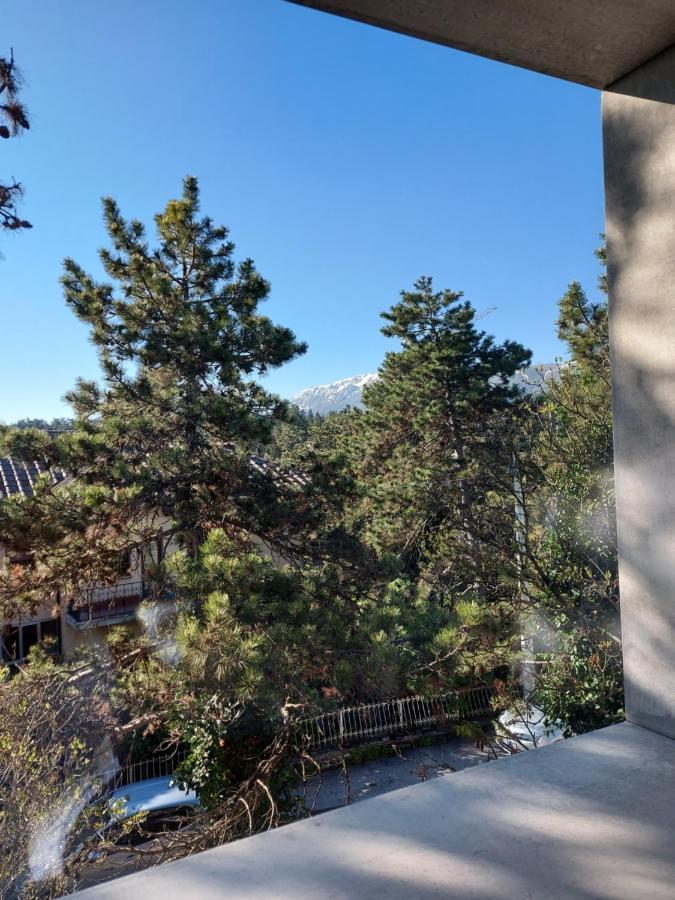La Pineta - Delightful Small Apartment Near The City Center LʼAquila Екстериор снимка