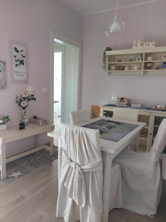 La Pineta - Delightful Small Apartment Near The City Center LʼAquila Екстериор снимка